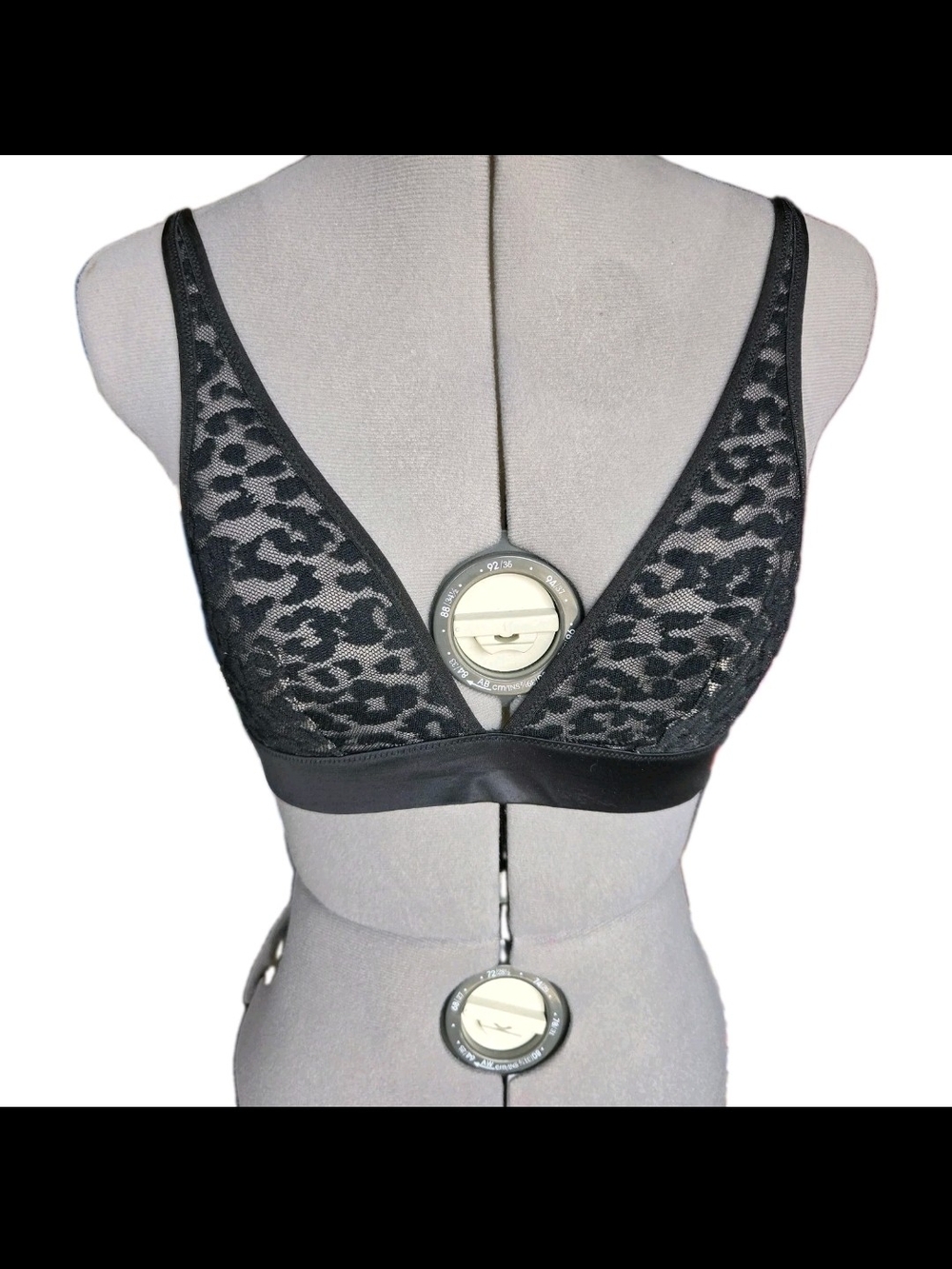 Victoria's Secret Very Sexy Plunge Bralette Black Leopard Lace Wireless Size M